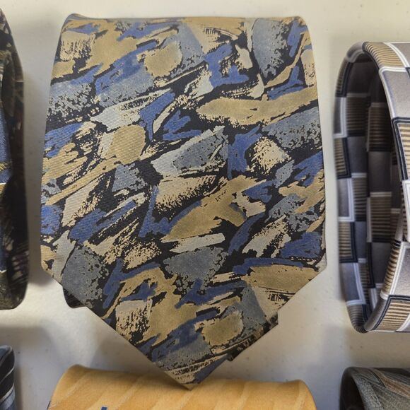 Lot 6 Men's Ties Silk or Polyester Wearable Craft Quilting Multi Colors - Picture 3 of 16